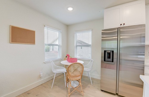 Galveston Apartment | Flamingos on 45th - Carriage House - Cute and Cozy
