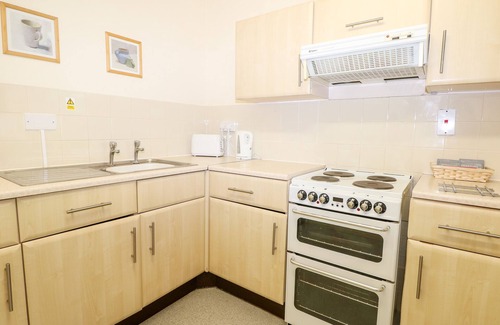 Littlehampton Cottage | Flat 33 - Marine Court