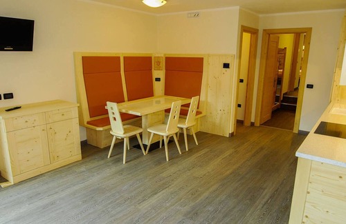 Teola Apartment | Flat Fopel - Baita Cusini with mountain views, wellness area and Wi-Fi