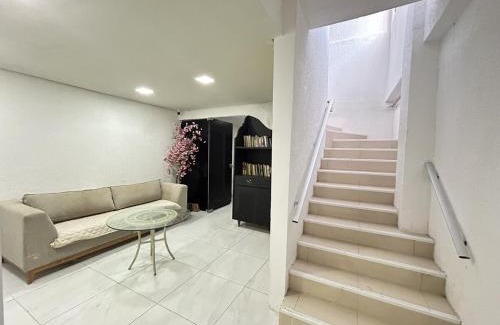 Encruzilhada Apartment | Flat funcional mobiliado com cozinha e WC privativo apt104