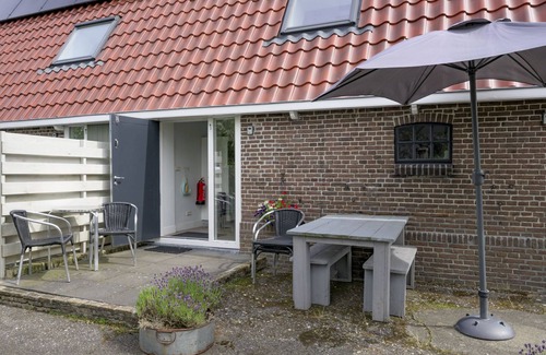 Workum Apartment | Flat in former farmhouse within walking distance of Workum centre