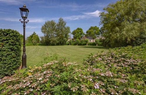 Workum Apartment | Flat in former farmhouse within walking distance of Workum centre