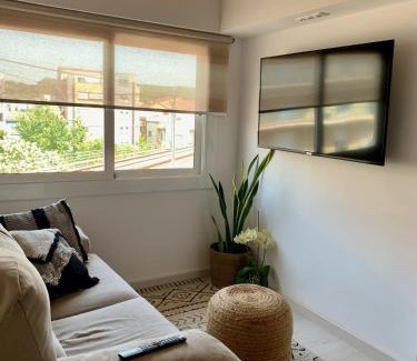 Eixample Apartment | Flat in Girona City Centre - 5 mins from Old Town and Train Station