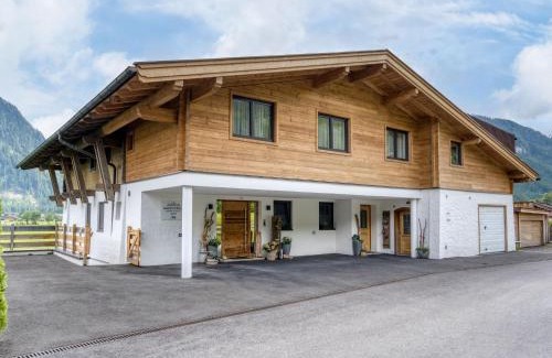 Schonbach Apartment | Flat in Neukirchen with National Park Card