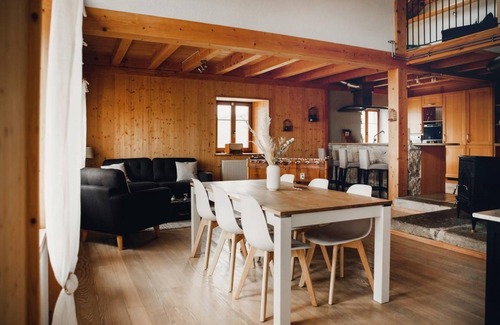 La Chaux-du-Milieu Other | Flat in old renovated farmhouse