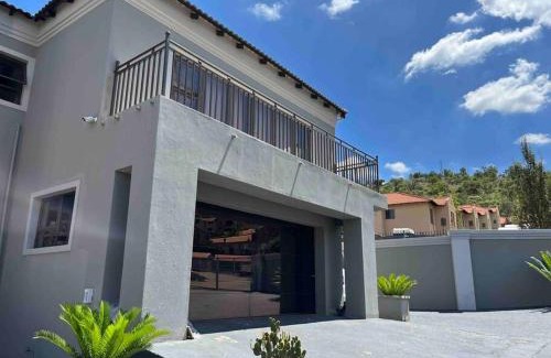 Rustenburg Apartment | Flat in Rustenburg