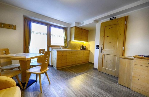 Teola Apartment | Flat Mont dala Nef - Baita Cusini with Mountain View, Spa Area & Wi-Fi