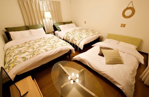 Maeganeku Hotel | Flat Peace Chair House -Moon Beach-