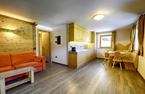 Teola Apartment | Flat Salient - Baita Cusini with mountain view, spa area and Wi-Fi