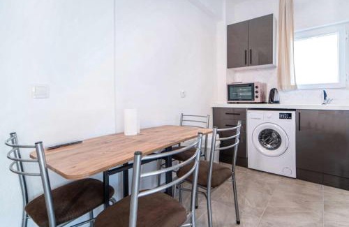Turgutreis City Center Apartment | Flat w Balcony Garden 3 min to Beach in Bodrum