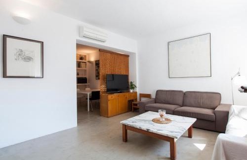 L'Antiga Esquerra de l'Eixample Apartment | Flateli Rossello 134