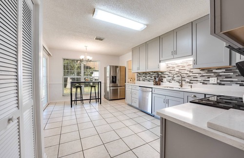 Fleming Island House | Fleming Island |Dogs Ok |Fenced Yard |Family Friendly |Nearby Park |10 Mins to Doctor's Lake Marina