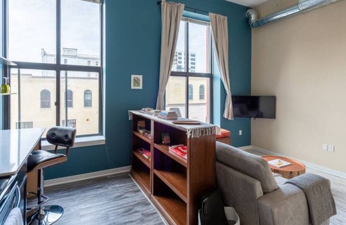 Fifth Ward Apartment | Flexhome Walker's Point Studio A3