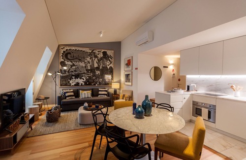Chiado Apartment | FLH Chiado Stylish Flat