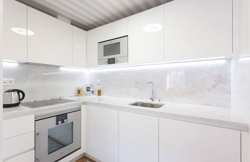 Baixa Apartment | FLH Restauradores Amazing Flat with View