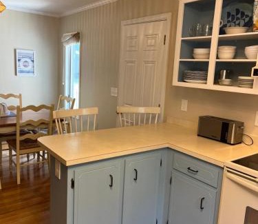 Maplewood House | Flip Flop Drop - Rehoboth Beach - Community Pool!