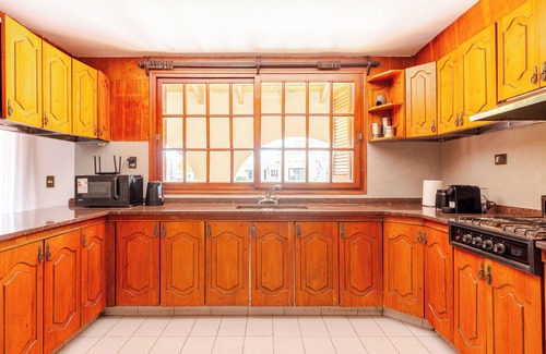 Godoy Cruz Villa | FLIPHAUS Wine Country Erlich