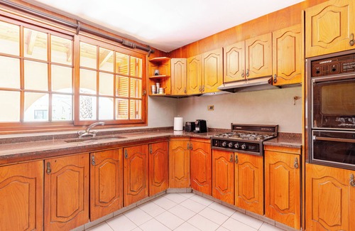 Godoy Cruz Villa | FLIPHAUS Wine Country Erlich