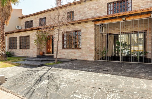 Godoy Cruz Villa | FLIPHAUS Wine Country Erlich