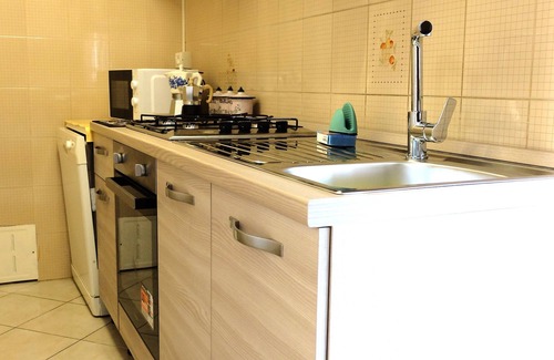 Lido di Camaiore Apartment | Flo's House small bright independent apartment 5 min. from the sea.