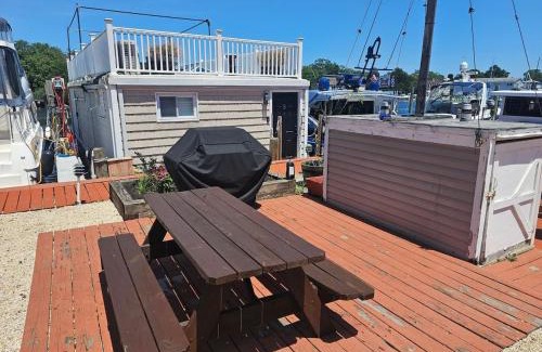 Forked River Boat Rental | Float and Relax ON the Water Float Home