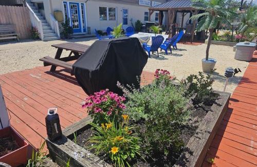 Forked River Boat Rental | Float and Relax ON the Water Float Home