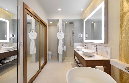 Santa Rosa Resort | Float the Lazy River at Villa La Valencia!