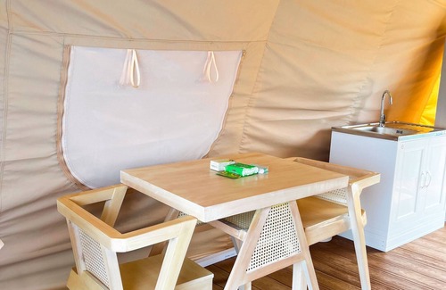 Kaputian Boat Rental | Floating Home in Reef Resort Unit 11