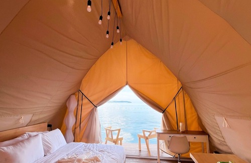 Kaputian Boat Rental | Floating Home in Reef Resort Unit 11