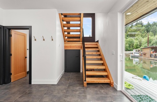 Lair Hill House | Floating Home on the Willamette