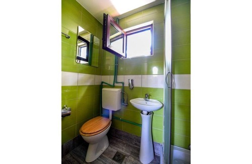 Novi Beograd House | Floating House on the River - Apt 2 (Double Room with Terrace)