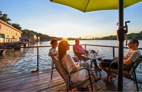 Novi Beograd House | Floating House on the River, near the city - Apt 6 (Triple Room with Terrace)