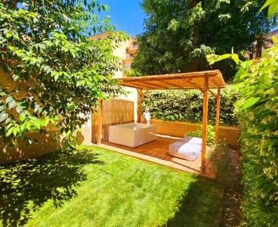 Santissima Annunziata Apartment | FlorArt Boutique Apartment, giardino e vasca idro