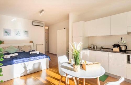 Isolotto Apartment | Florence Green Apartment