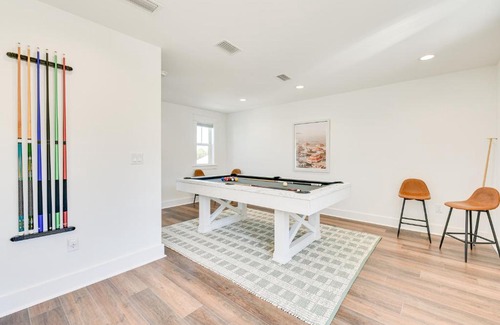 Miramar Beach House | Florida Home - Grill and Pool Table, Walk to Beach