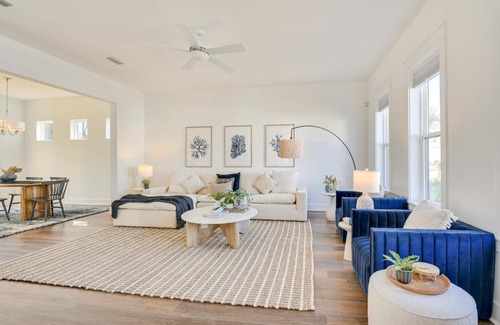 Miramar Beach House | Florida Home - Grill and Pool Table, Walk to Beach