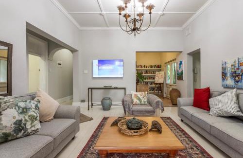 Windermere House | Florida Palms Guesthouse