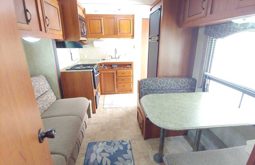 Wedgefield RV Rental | Florida vacation now! Rent an RV for your stay.