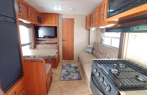 Wedgefield RV Rental | Florida vacation now! Rent an RV for your stay.