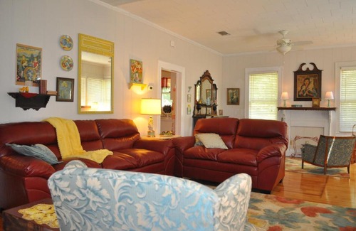 Llano House | Flossie's Corner Bed & Breakfast