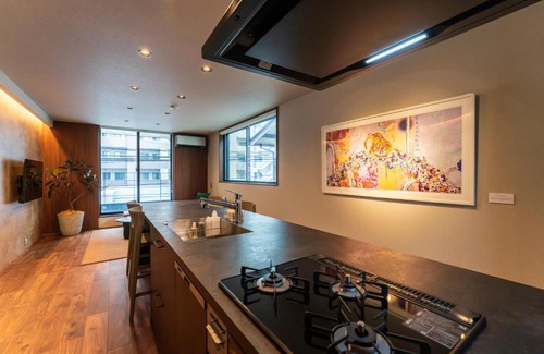 Chuo-ku Villa | Flower Base Tsubaki