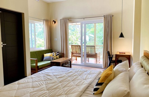 Nullatanni Bed & Breakfast | Flower Valley Plantation Homestay