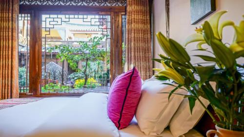 Dayan Old Town House | Flower Without Boundary 凡花无界