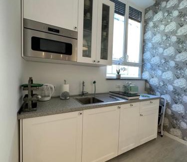 Ponte Seveso Apartment | Flowers, a cozy suite in Milan