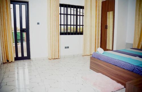 Abomey-Calavi Apartment | Flowers House