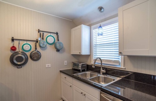 Overland Park House | Floyd Retreat - 1 block to downtown Overland Park