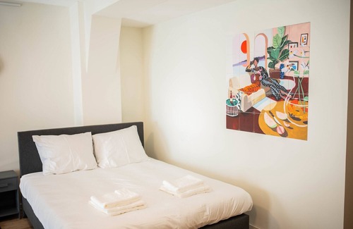 Kop van Zuid Apartment | Fluffy serviced studio apartment 44m2 -PRH11F-