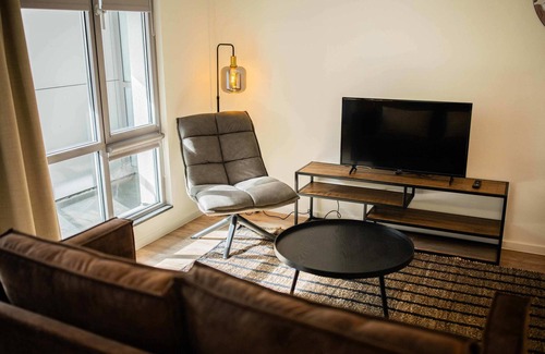 Kop van Zuid Apartment | Fluffy serviced studio apartment 44m2 -PRH11F-