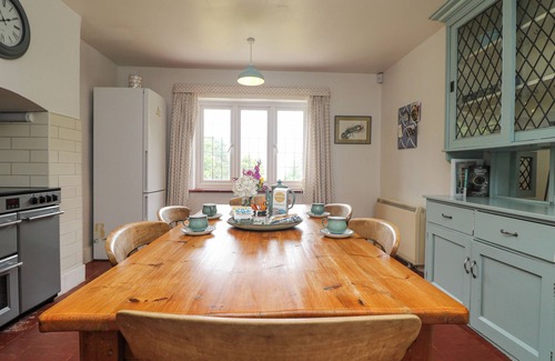Gillan House | FLUSHING MEADOW, family friendly, with a garden in Helford