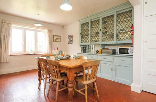 Gillan House | FLUSHING MEADOW, family friendly, with a garden in Helford